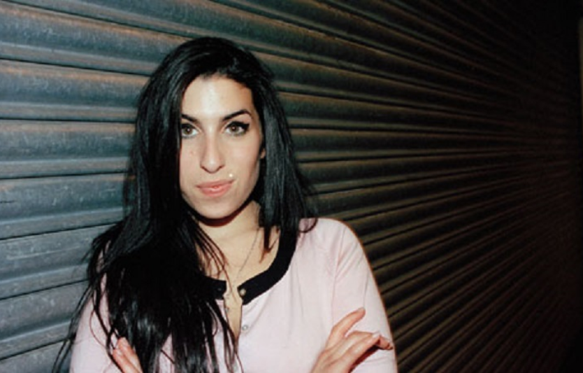 Νέες αποκαλύψεις για την Amy Winehouse από τη μητέρα της